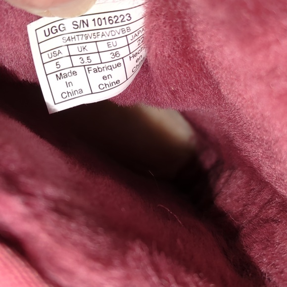 FINAL SALE UGG Classic Short II Garnet New in Box - Picture 8 of 8